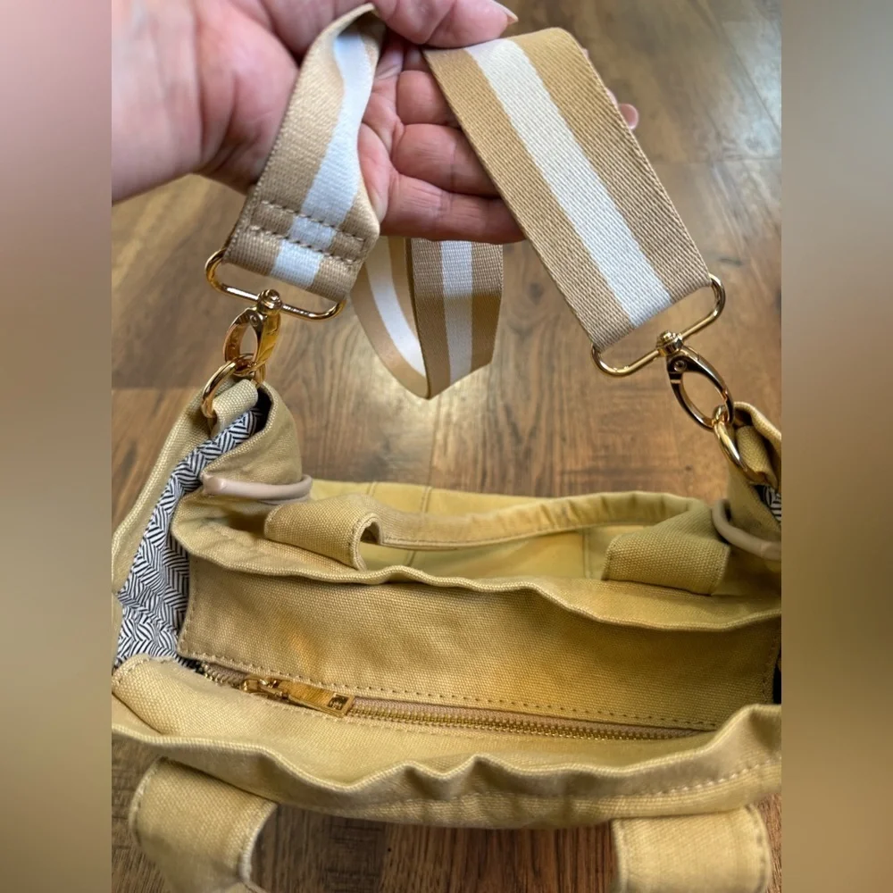 MEEJUNE Beige Tote Bag Adjustable Detachable Strap Zip Closure Inner Pockets